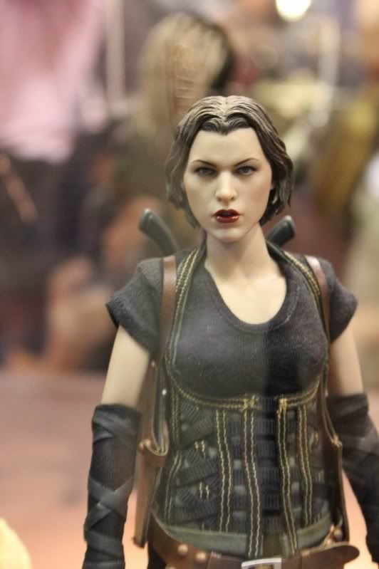 hot toys resident evil alice